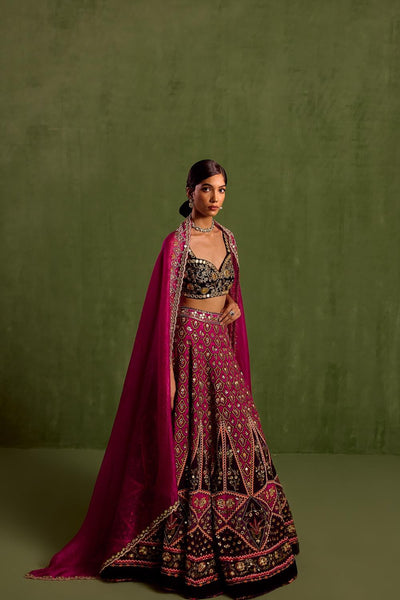 Magenta Viscose Raw Silk Print Quatrefoil Sweetheart Neck Lehenga And Blouse Set