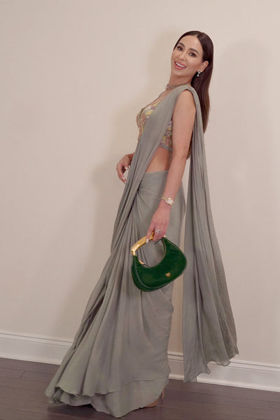 Nikki Khanna in Green Chiffon, Crepe, Linen Solid Pre Draped Saree With Embroidered Blouse